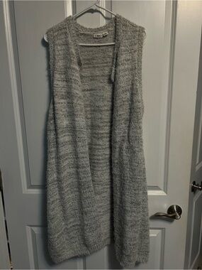 Cato Light Gray Open-Front Sleeveless Knit Cardigan